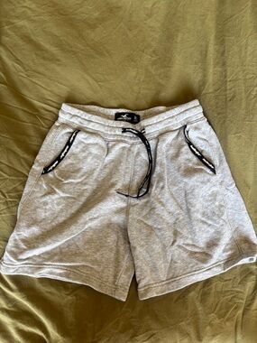 Hollister Light Gray Men's Athletic Drawstring Shorts